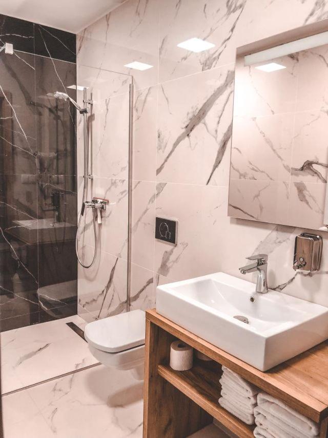 La Park Aparthotel Kudowa-Zdroj Dış mekan fotoğraf